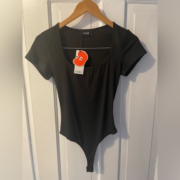 NWT Cider Clothing Black Short Sleeve Bodysuit 🖤 - Picture 1 of 1